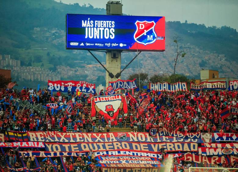 Los aficionados del cuadro rojo han mostrado su descontento con los directivos por la gestión que han hecho con los fichajes para el 2025. FOTO: Camilo Suárez