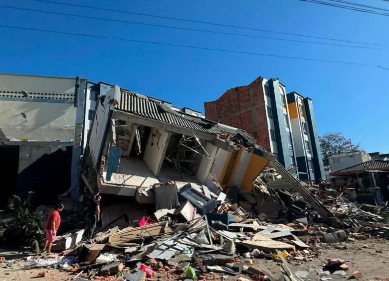 Así quedaron algunas de las edificaciones en Risaralda tras fuerte temblor en Colombia. FOTO: @MeDicenWally