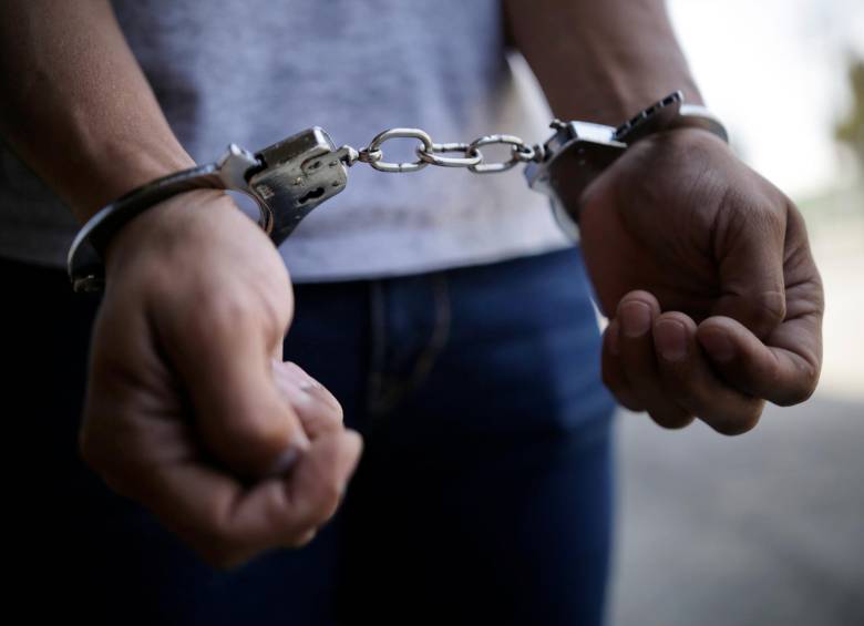 El supuesto delincuente fue puesto a disposición de las autoridades. Foto: Colprensa