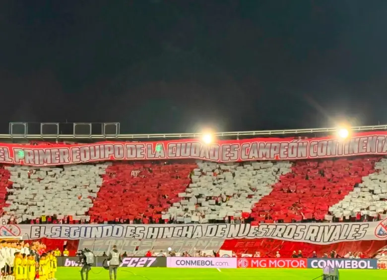 La Guardia Albi-Roja Sur, barra de Independiente Santa Fe. FOTO: X lgars_oficial