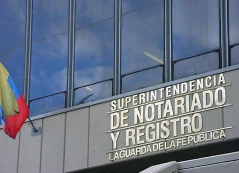 Fachada de la Superintendencia de Notariado y Registro, entidad que entró a la lista de entes bajo revisión en el proceso de empalme. Foto: Colprensa