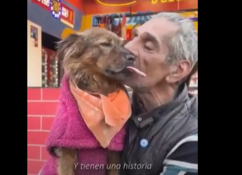 Dani y su perrita Akira. Foto: tomada de redes sociales.