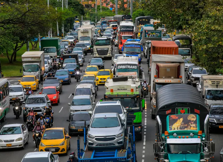 Imagen de un trancón en la ciudad de Medellín. FOTO: Juan Antonio Sánchez