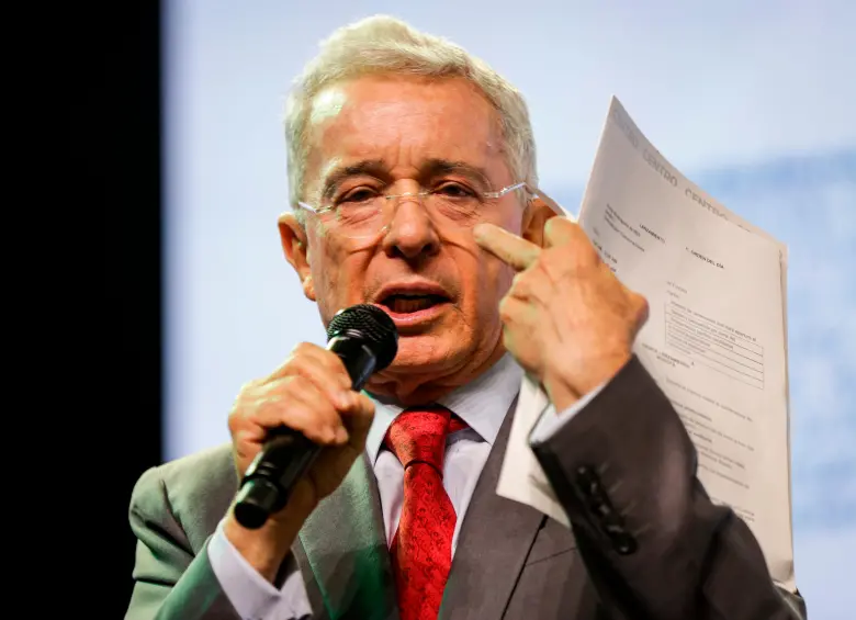 El expresidente Álvaro Uribe fue condenado a 12 años de prisión domiciliaria. Foto: Colprensa 