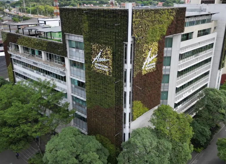 Fachada del edificio del Área Metropolitana del Valle de Aburrá. Foto: Juan Sánchez Ocampo