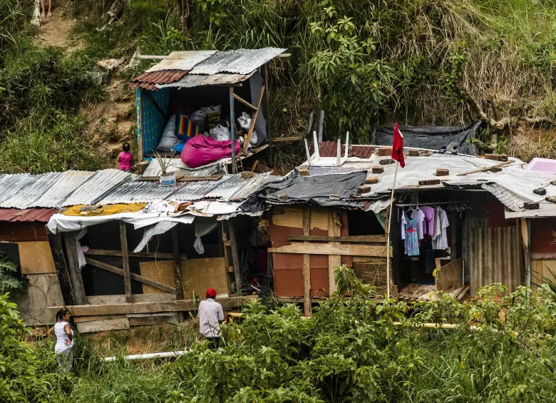 Mientras la riqueza mundial se concentra cada vez más en manos de una pequeña élite, una de cada cuatro personas en el planeta tiene que saltarse comidas con frecuencia. Foto: Archivo Carlos Velásquez 