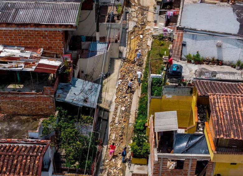 El daño en el sector San Pedro Las Peñitas se extiende por casi 300 metros. Allí, sus 200 residentes están casi confinados. FOTO Camilo Suárez