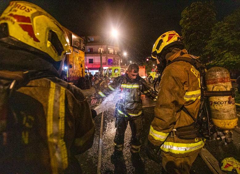 Controlaron incendio en una bodega de reciclaje en Guayabal