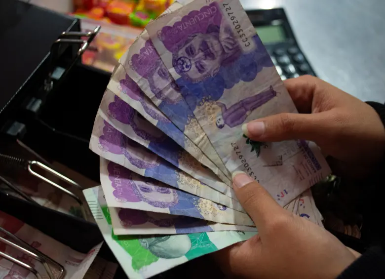 Así queda el pago por hora si trabaja un domingo en Colombia: recargo subió al 90%