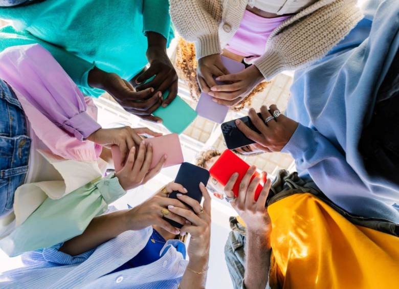 El proyecto de ley que busca restringir las redes sociales para menores de 14 años ya fue radicado y avanza en la Cámara de Representantes. Foto: Getty Images