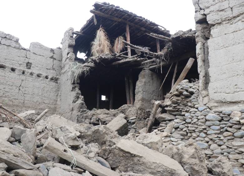 Afganistán quedó gravemente afectado por el terremoto en el distrito de Nurgal, en la provincia de Kunar. Se ha confirmado la muerte de al menos 812 personas y 2.817 heridos tras el sismo de magnitud 6,0. FOTO: Xinhua