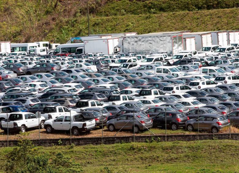 Entre enero y abril en Antioquia se han matriculado 11.730 vehículos, un 21,5 menos que en los mismos meses de 2022. FOTO Esneyder Gutiérrez