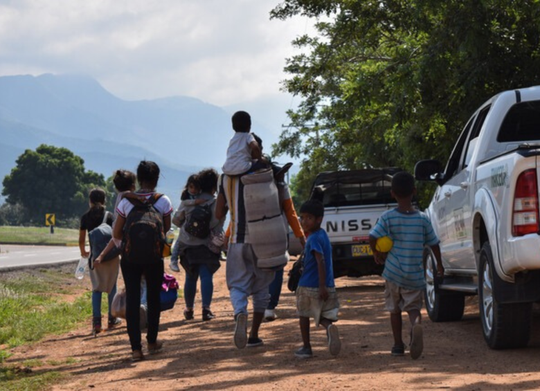 Aumentan las investigaciones a oficiales del gobierno por su respuesta ante la crisis migratoria imagen de la publicación