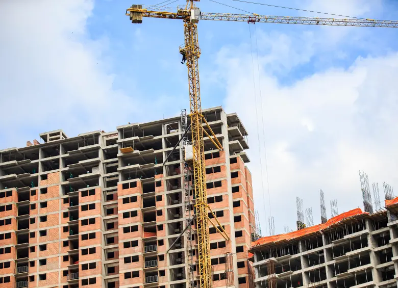 Durante 2025 el sector de la construcción observó una contracción de 2,8%, según el Dane. FOTO Camilo Suárez