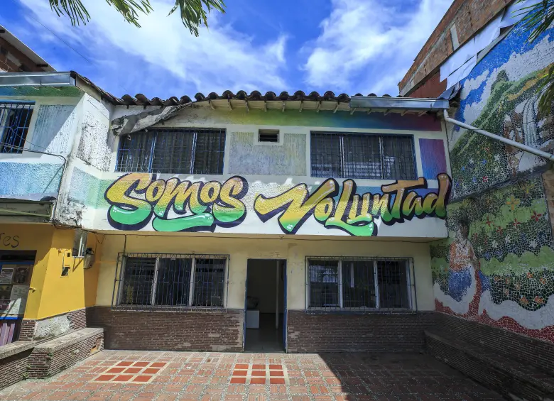 En el primer piso queda el museo de la memoria local y las otras plantas han sido ocupadas por varias organizaciones sociales. FOTO Camilo Suárez. 
