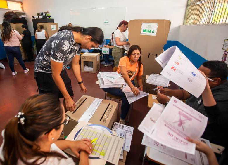 Son 40 municipios los que han registrado alteraciones por manifestantes inconformes con las elecciones. FOTO CARLOS ALBERTO VELÁSQUEZ 