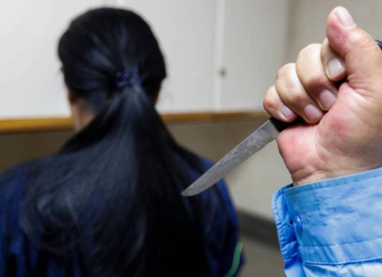 La mujer fue atacada con un arma blanca por parte del hombre que al parecer le tenía sus pertenencias. Imagen de referencia. FOTO: MANUEL SALDARRIAGA 