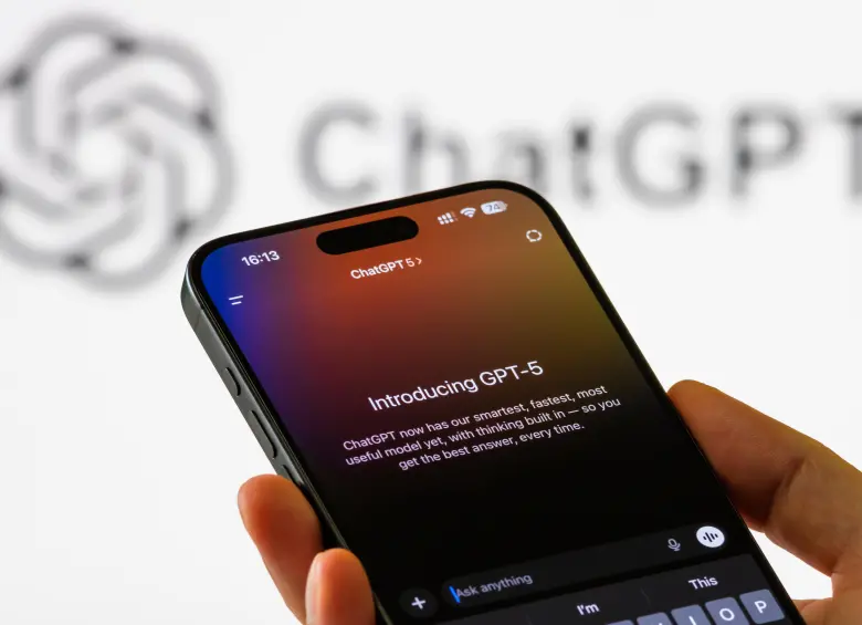 Los expertos alertan sobre la facilidad con la que los niños y adolescentes obtienen información delicada de los chatbots de la IA. Foto: Getty.
