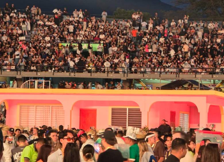 Así lucía La casita, el escenario alterno de Bad Bunny. FOTO Claudia Arango