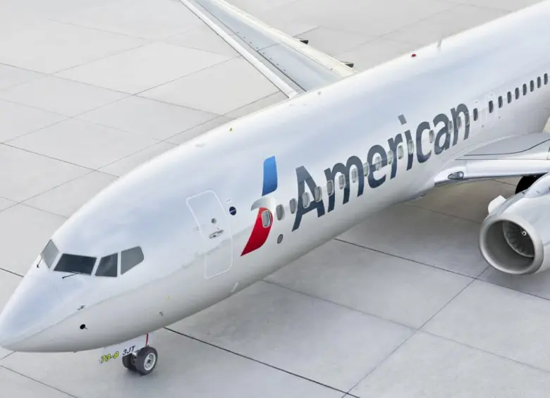Un avión de American Airlines habría tenido impactos de bala en un alerón. FOTO: sitio web American Airlines