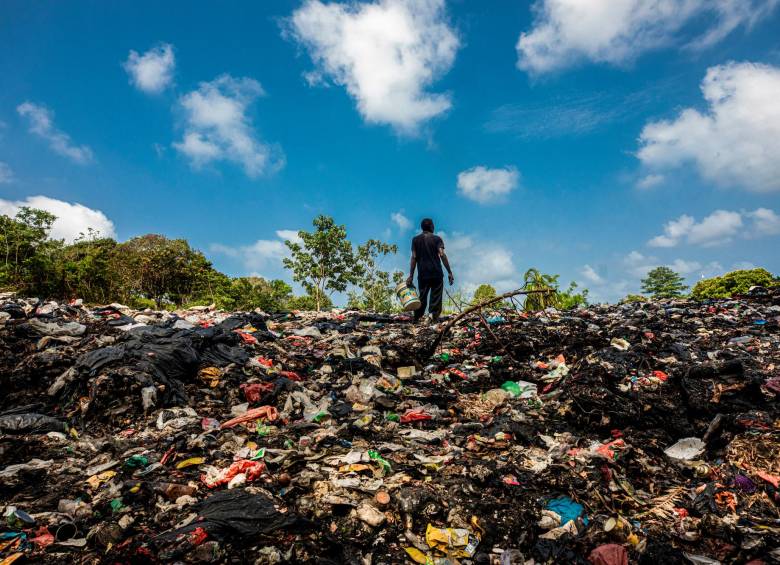 Basurero a cielo abierto en Capurgana colapso por saturación y el mal uso de los residuos afectando el turismo. Foto: Camilo Suárez Echeverry 