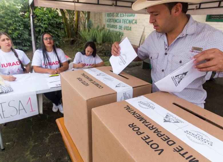 Se estima que en Antioquia hay alrededor de 78.000 familias dedicadas a la producción de café. FOTO Carlos Velásquez