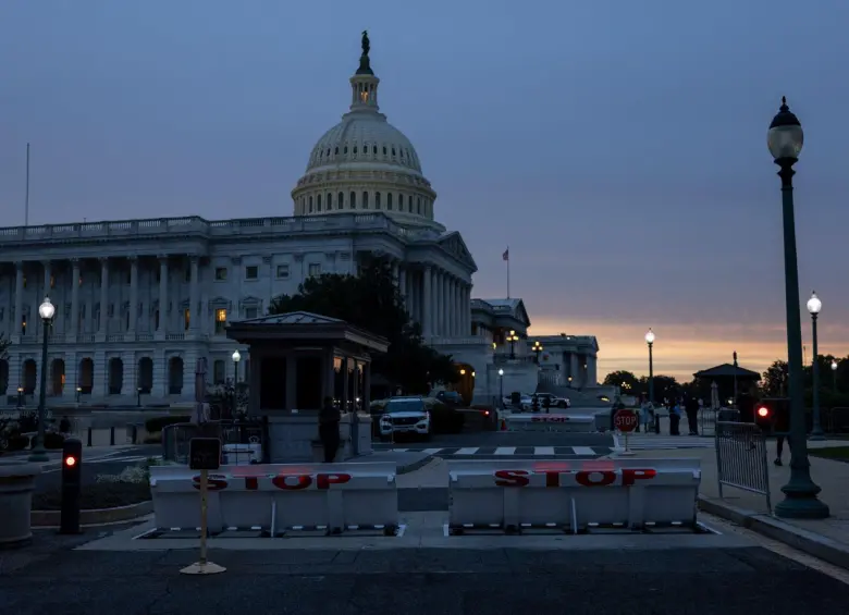 Las agencias federales del gobierno de Estados Unidos cerraron parcialmente a causa del desacuerdo entre demócratas y republicanos sobre una extensión presupuestaria. FOTO: AFP