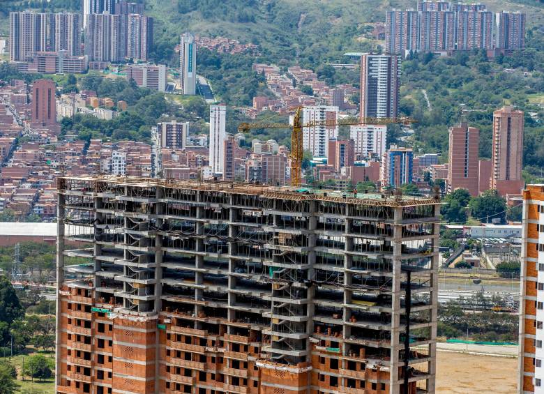La construcción fue el sector que más cayó con un 8%. FOTO JUAN ANTONIO SÁNCHEZ
