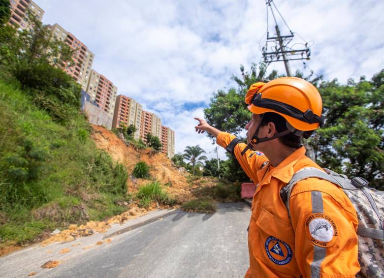 Emergencia en la unidad Atavanza del barrio Rodeo Alto de Medellín revive temores de sus habitantes