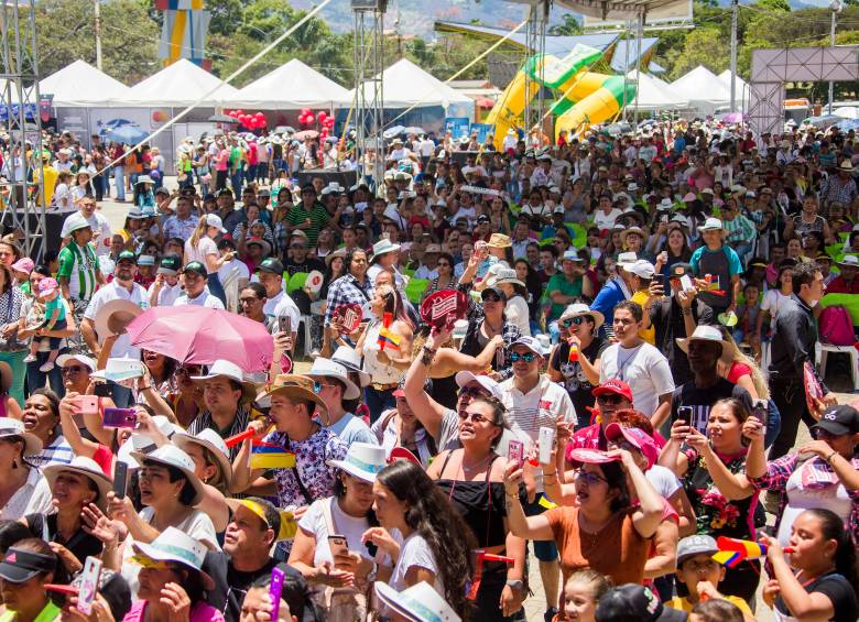 En años anteriores la celebración de los tenderos ha sido multitudinaria. FOTO archivo EL COLOMBIANO