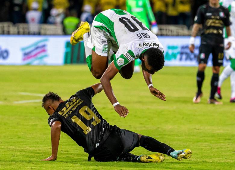 Jhon Solís, quien es uno de los jóvenes que mejor impresión ha causado en este Nacional, padece de una fatiga muscular en el isquiotibial derecho, lo que le generó una semana de incapacidad. FOTO Carlos Velásquez