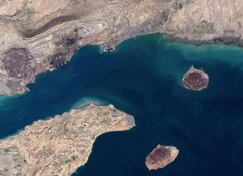 El estrecho de Ormuz es una vía marítima estratégica que conecta el golfo Pérsico con el golfo de Omán y por donde circula una parte importante del petróleo y gas que se exporta al mundo. Foto: Getty