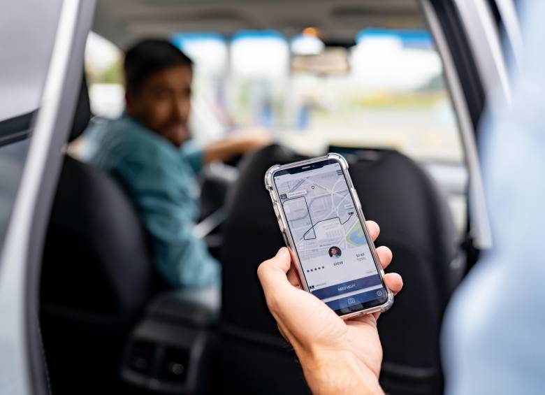 Las aplicaciones de transporte han trabajado para fortalecer sus medidas de seguridad para que los usuarios y conductores puedan estar más tranquilos. FOTO: GETTY