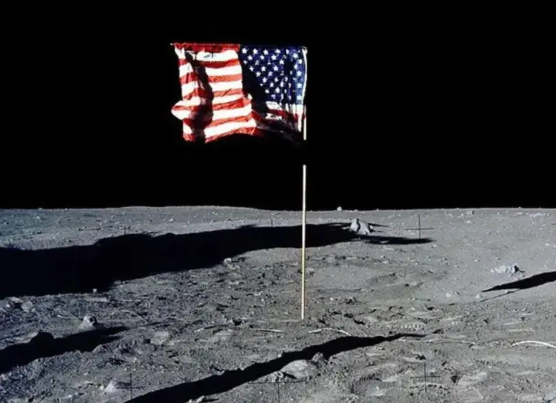 Una de las preguntas es por qué la bandera de Estados Unidos instalada en la Luna está ondeando. Foto: Getty Images