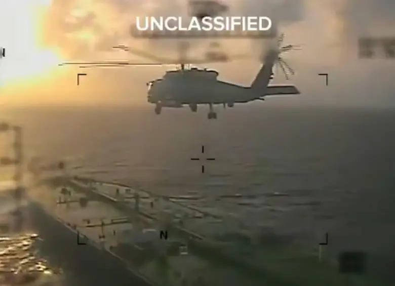 Esta operación cumple la orden del presidente Donald Trump de bloquear totalmente la entrada y salida de petroleros sancionados a Venezuela. FOTO: Gobierno de Estados Unidos