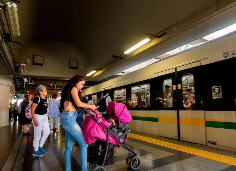 El servicio del Metro extiende sus horarios algunos días de este mes. FOTO Camilo Suárez