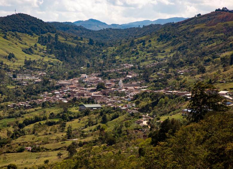 Los hechos ocurrieron en la vía de comunica a Angostura con Yarumal, al Norte de Antioquia . Foto: Edwin Bustamante