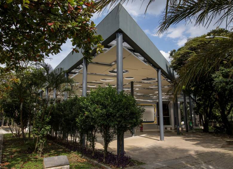 No paran las voces inconformes con la designación del nuevo director de la Biblioteca Pública Piloto. Foto: EL COLOMBIANO.
