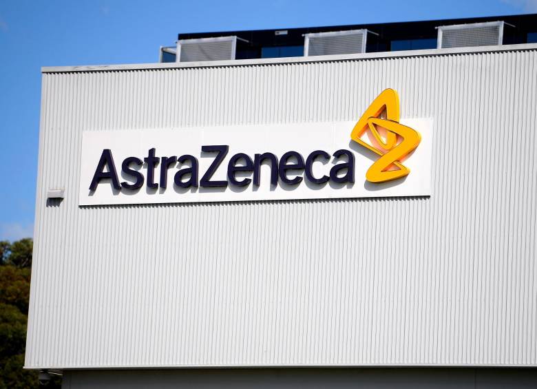 Bruselas mantiene con AstraZeneca una disputa por los problemas de producción y entrega de su vacuna a la UE. FOTO EFE
