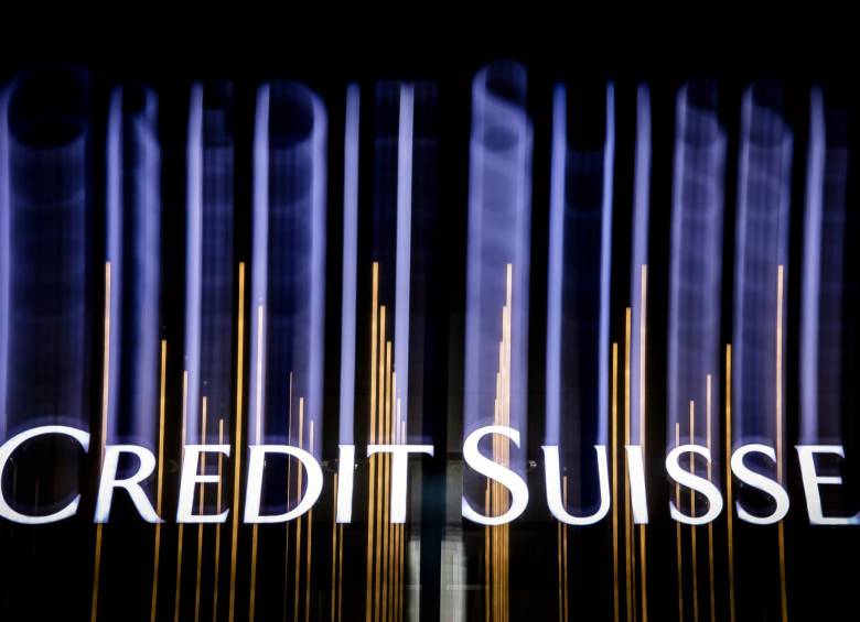 El banco Credit Suisse está al borde de la quiebra. FOTO: EFE