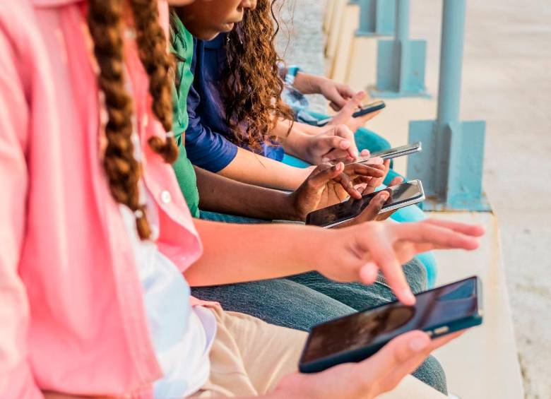 El reciente informe de las pruebas PISA 2025 de la OCDE, reveló que los jóvenes se rajaron en comprensión lectora. FOTO: GETTY