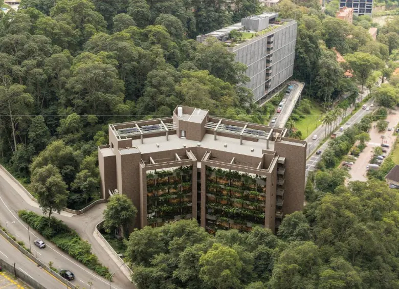 El nuevo proyecto de Casa Nua estará ubicado sobre la Avenida Las Palmas y contempla una inversión cercana a $60.000 millones. La propuesta busca ofrecer vivienda, bienestar, comunidad y servicios para adultos mayores independientes. FOTO: CASA NUA.