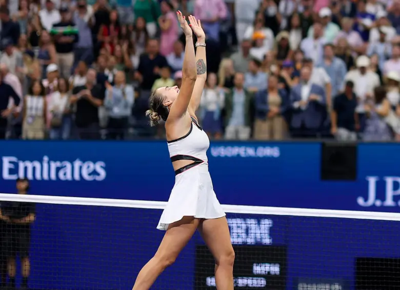 La tenista bielorrusa Aryna Sabalenka es la primera que logra ser campeona de manera consecutiva en los últimos años. FOTO: TOMADA DEL X DE @USOpen