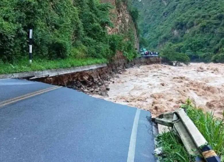 Los habitantes de diferentes zonas de Perú se han visto damnificados por las fuertes lluvias. FOTO: Centro de Operaciones de Emergencia Nacional (Coen)