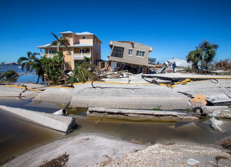 En Florida, EE. UU., el huracán Ian destruyó puentes, carreteras y barrios enteros. FOTO: AGENCIA EFE