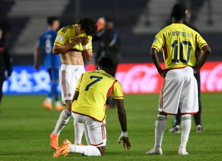 La frustración de los jugadores colombianos tras la derrota con los italianos. FOTO AFP