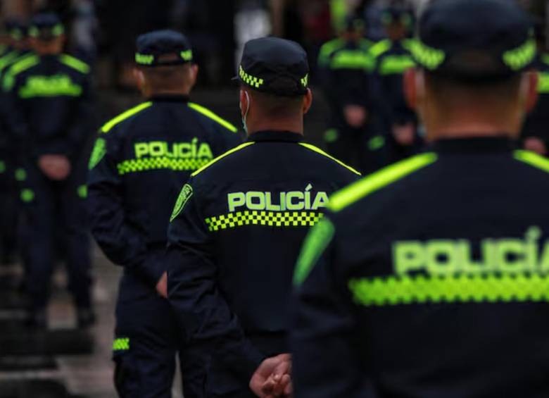 Esta decisión en primera instancia ocurrió luego de comprobar que el patrullero accionó su arma de dotación de forma injustificada. FOTO: Colprensa