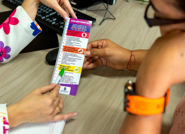 Van más de mil casos de violencia contra las mujeres reportados este año en Medellín