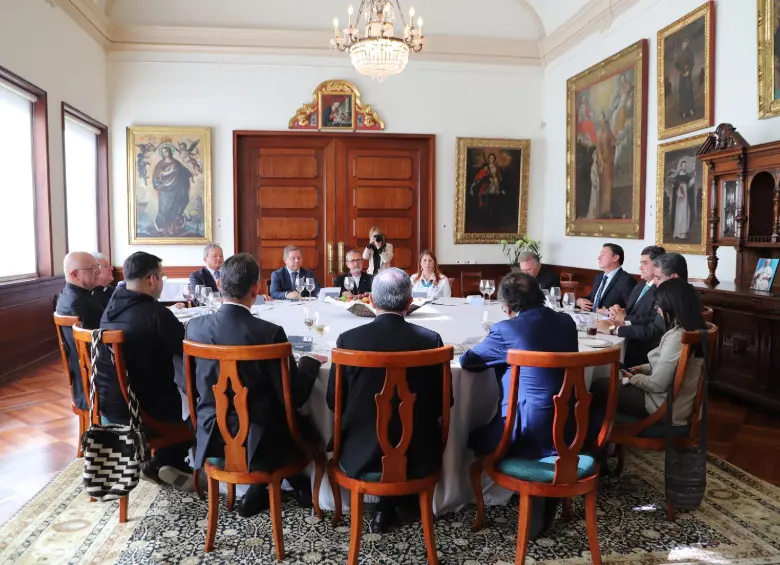 Asistieron Gustavo Petro y Efraín Cepeda, entre otros. FOTO: Presidencia.