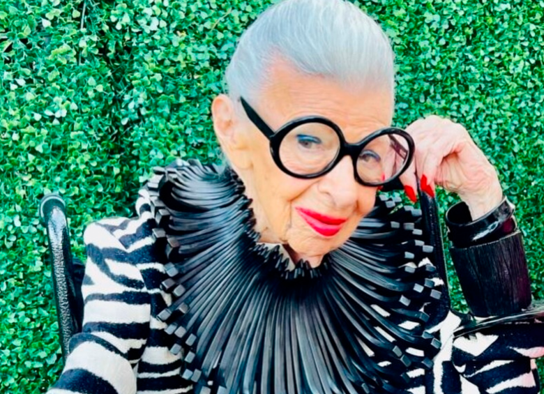 Iris Apfel seguía muy activa en redes sociales a sus 102 años. FOTO @iris.apfel